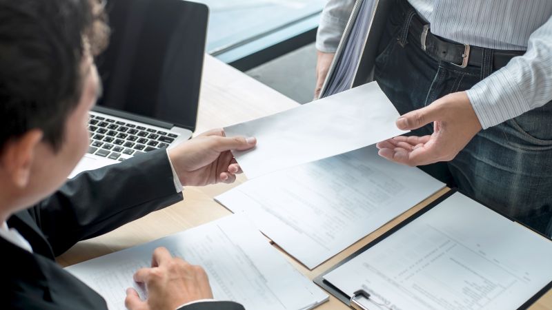 人事評価を「おかしい」と感じさせる要因｜不満を放置せずに退職を食い止めるには？