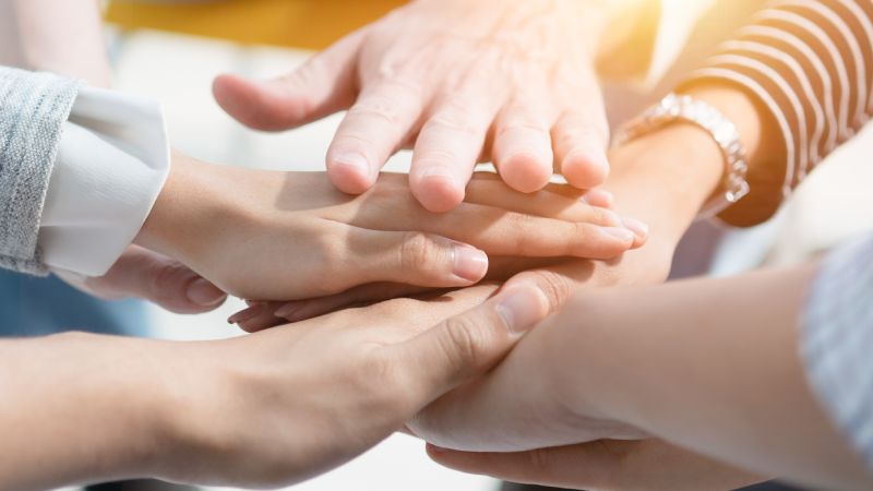 ウェルビーイング経営の事例5選｜企業の取り組みや健康経営との違いを紹介