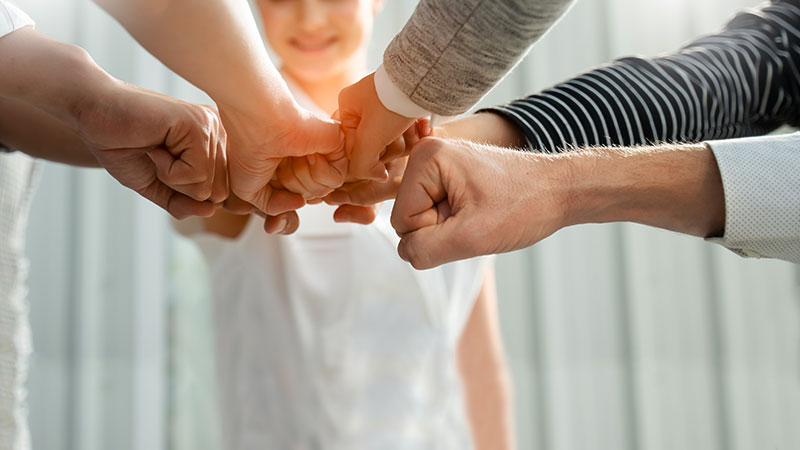 エンパワーメントとは？ ビジネスでの意味や使い方と事例を簡単に解説