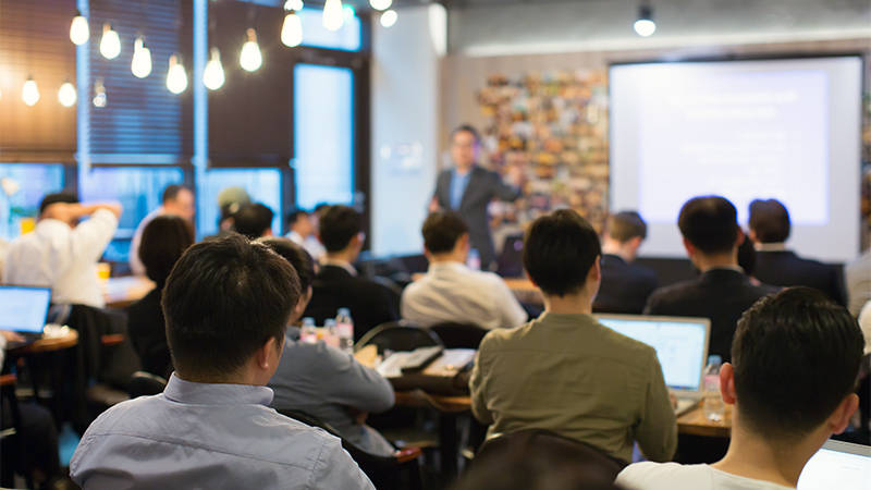 人事評価研修はなぜ必要? 目的や学べること、実際の評価への活用ポイントを解説